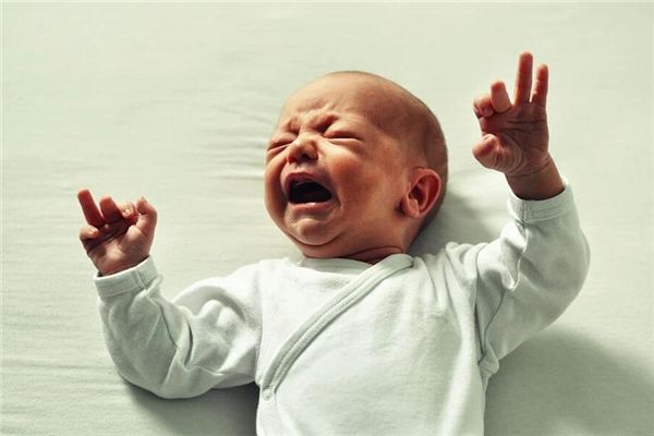 夢 到 小 嬰兒 哭鬧不停?解夢達人告訴你原因!