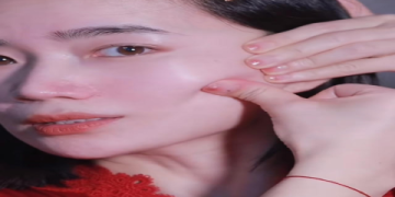 法令紋好深怎麼辦?ptt熱議醫美、按摩除紋秘技!